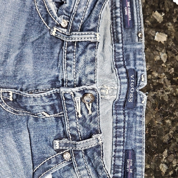 Gently Used Vigoss Chelsea Capris - Picture 2 of 5